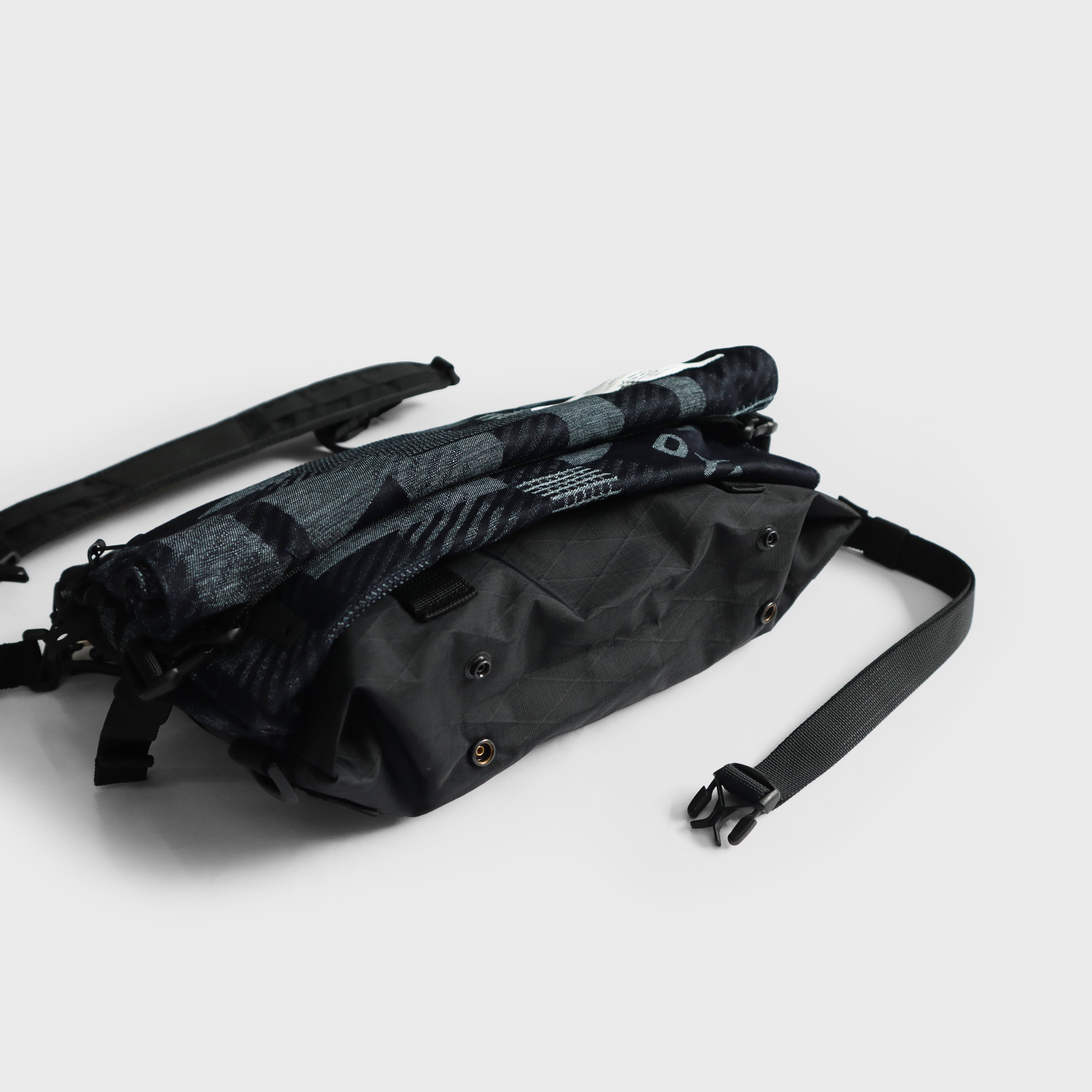 DOUBLE NAME PROJECT III - ANNEX LINER II-平板斜背包