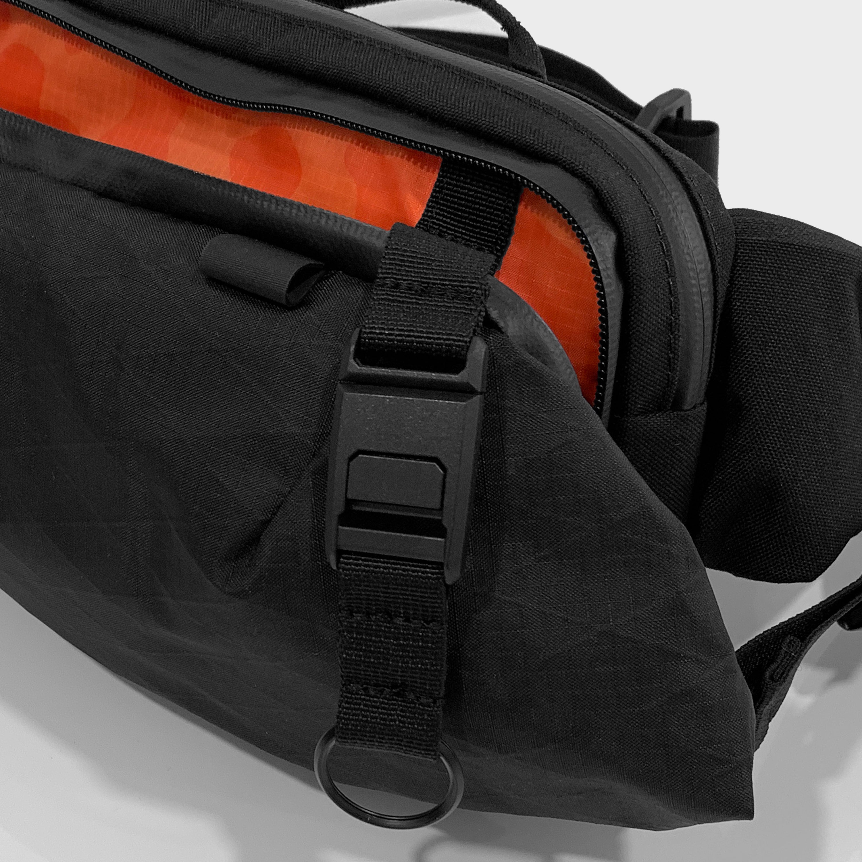 開放預購 | X-POD II MultiCam Black - 經典單肩包
