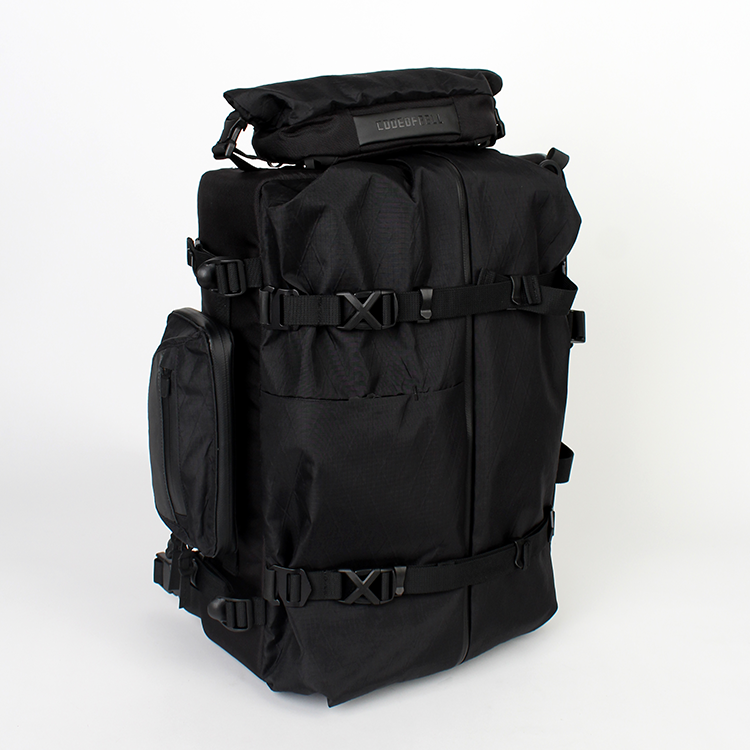 X-CASE－大容量機能三用包，COFB模組化設計，讓賦能者系列的小型包款能夠輕鬆安裝的機能三用包。