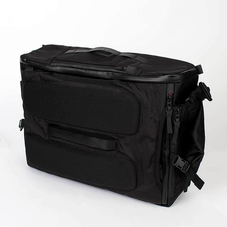 X-CASE－大容量機能三用包，背部減壓設計，在後背包模式時減輕背部壓力。