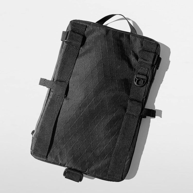 CODE OF BELL-15吋筆電保護套，防潑水、可手提或安裝在COFB其他包款。
